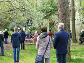 Christi Himmelfahrt an der Fatima Grotte (Foto: Karl-Franz Thiede)